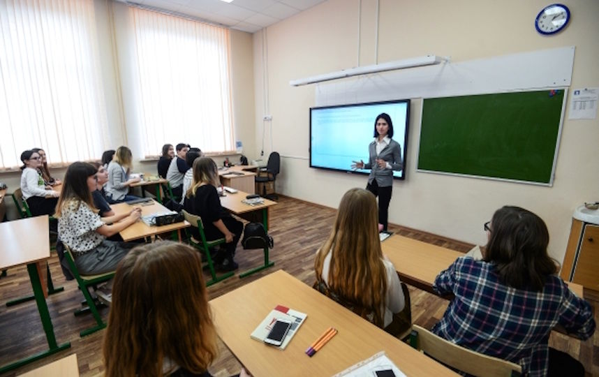 Было исключено положение о "звонке для учителя" из уставов. Фото РИА Новости