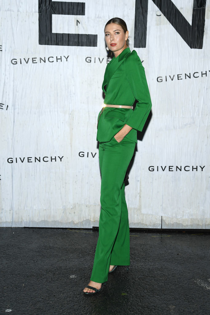 Показ Givenchy на Неделе моды в Париже. Мария Шарапова. Фото Getty