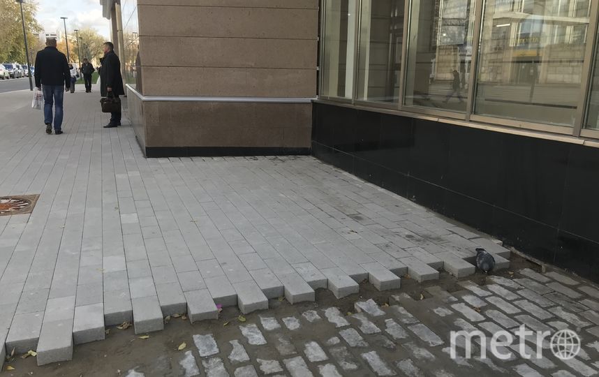 Слои плитки у станции метро "Студенческая" в Москве оказались оптической иллюзией. Фото Мария Беленькая, "Metro"