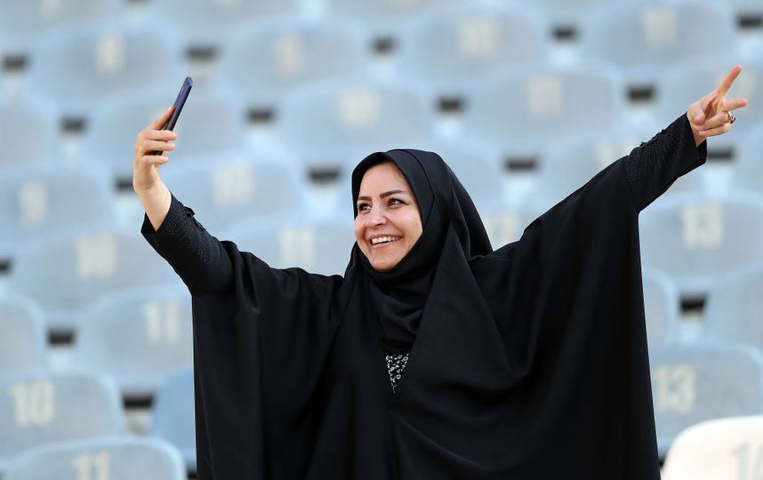 В Иране женщин впервые за 38 лет пустили на футбольный стадион. Фото Getty