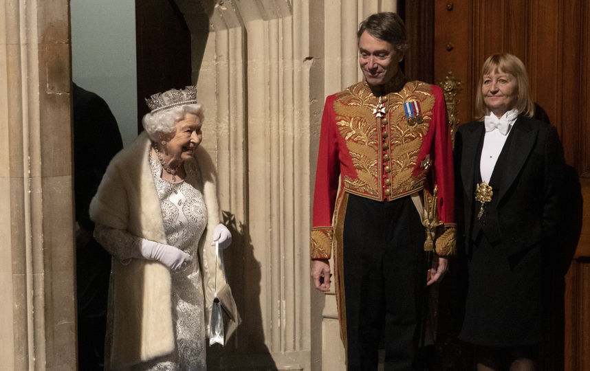 Королева Великобритании Елизавета II официально открыла первую сессию парламента. Фото AFP