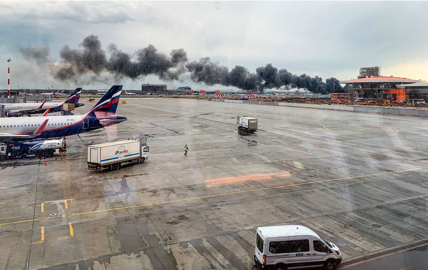 В СК назвали главную причину смерти большинства пассажиров сгоревшего в Шереметьево SSJ-100. Фото AFP