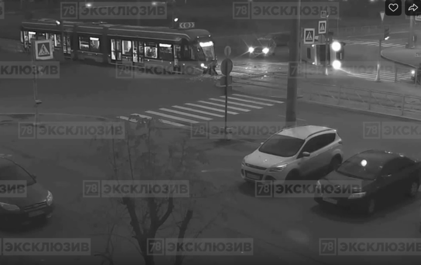 16 человек пострадали в ДТП с маршруткой в Петербурге. Фото vk.com/spb_today
