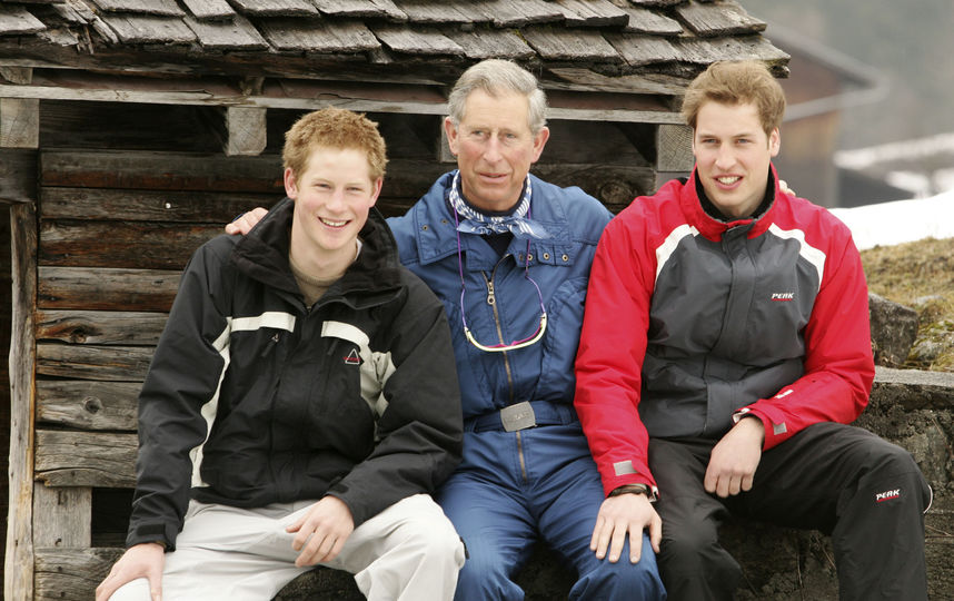 Принц Чарльз с сыновьями - Гарри и Уильямом. Фото Getty