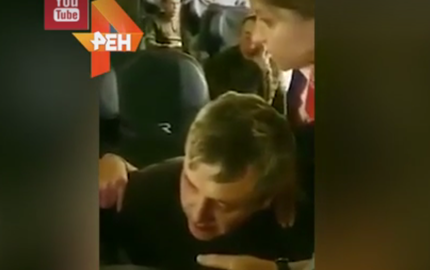 Любовные утехи двух пассажиров на борту самолета Москва-Владивосток попали на видео. Фото скриншот видео https://ren.tv/novosti