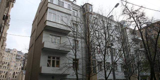 Здесь сейчас находится музей-квартира Мейерхольда. Здесь сейчас находится музей-квартира Мейерхольда.
