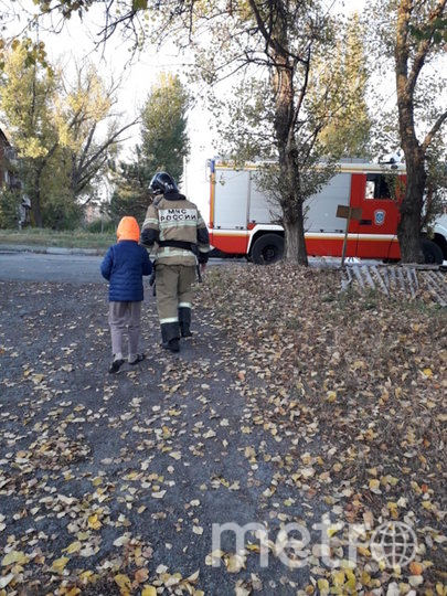 К мальчику приехали ростовские пожарные. Фото 61.mchs.gov.ru, "Metro"