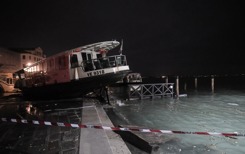 Венецию затопило из-за проливного дождя. Фото AFP