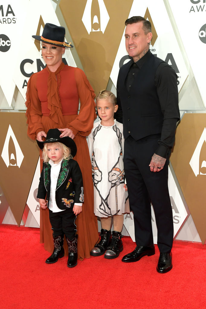 CMA Awards-2019. Пинк с семейством. Фото Getty