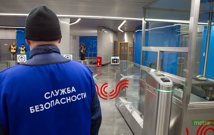Вестибюли трёх станций метро в Москве закрыты в эти выходные. Фото Василий Кузьмичёнок