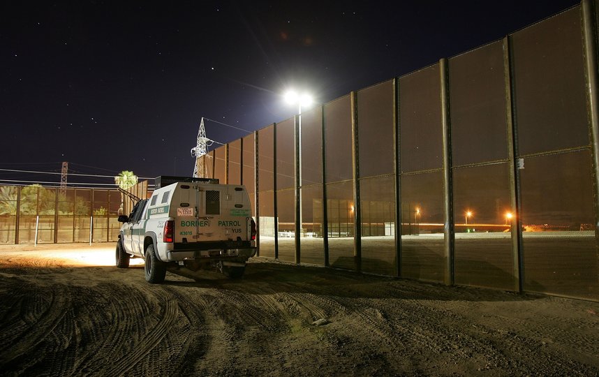 Пограничник США ранил россиянина на границе с Мексикой. Фото Getty