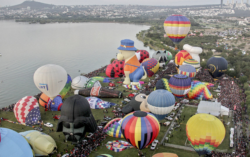 В мексиканском городе Леон стартовал XVIII Международный фестиваль воздушных шаров. Фото AFP