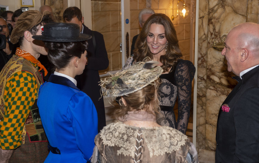 Кейт Миддлтон и принц Уильям посетили благотворительное шоу Royal Variety Performance в Лондоне. Фото Getty