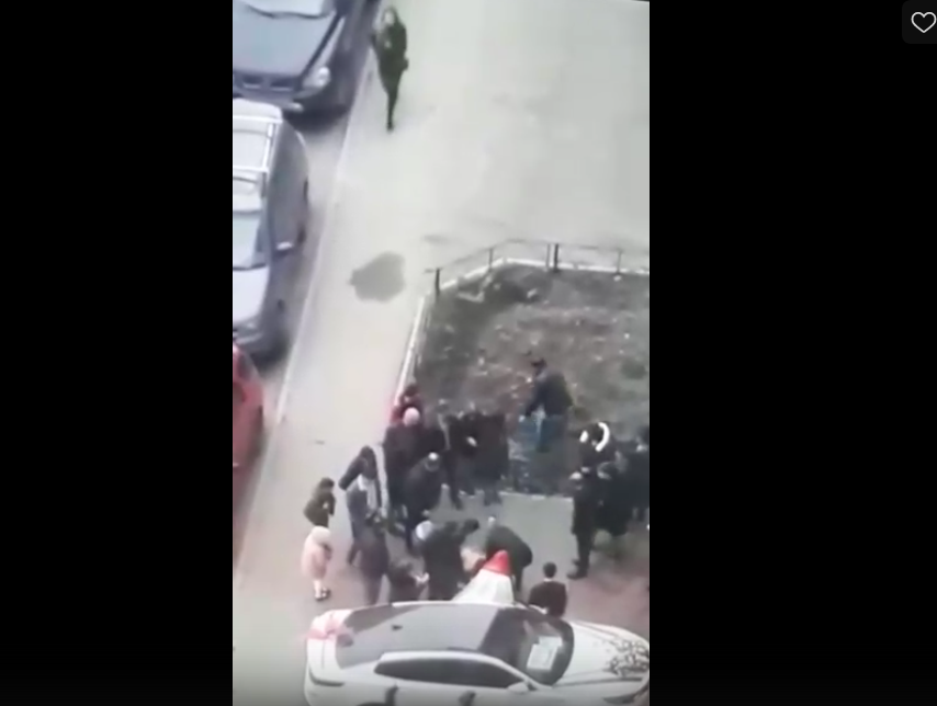 За убийство барана из Петербурга депортировали гражданина Азербайджана. Фото скриншот видео vk.com/kapitanovspb