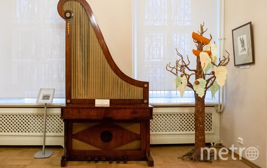 Пианино-жираф было популярно в XVIII–XIX веках. Такой инструмент занимает меньше места. Фото Алена Бобрович, "Metro"