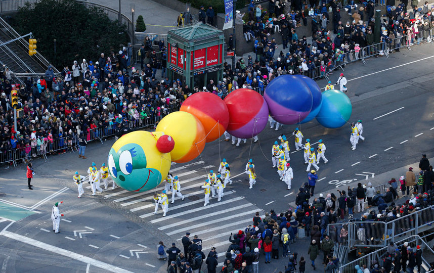 Парад гигантских шаров проводится в День благодарения в Нью-Йорке с 1927 года. Фото Getty