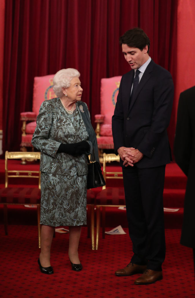 Прием в Букингемском дворце. Королева и Джастин Трюдо. Фото Getty