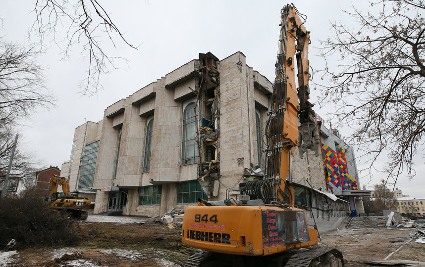 Снос здания киноцентра. Фото Василий Кузьмичёнок Снос здания киноцентра. Фото Василий Кузьмичёнок