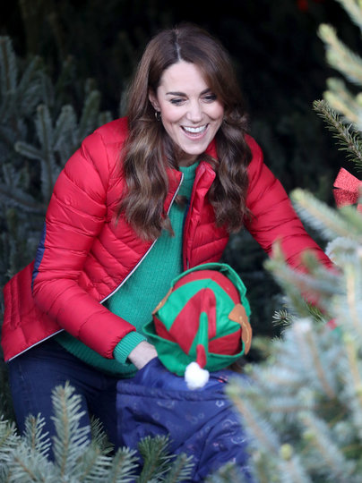 Кейт Миддлтон посетила ярмарку рождественских елок. Фото Getty