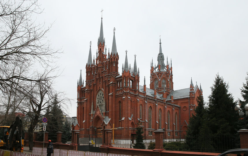 Римско-католический Кафедральный собор строили десять лет – с 1901-го по 1911 год. Фото Василий Кузьмичёнок