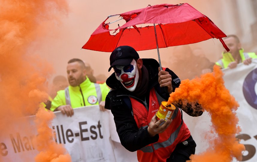 Во Франции началась общенациональная забастовка. Фото AFP