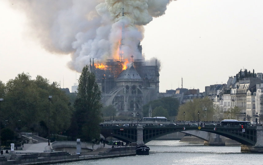 Пожар произошёл 15 апреля 2019 года. Фото AFP