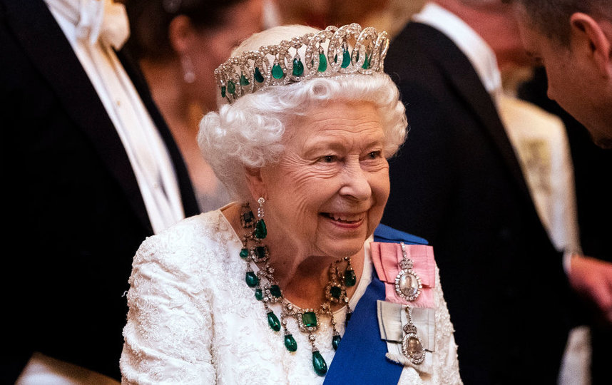 Королева на дипломатическом приеме 11 декабря. Фото Getty