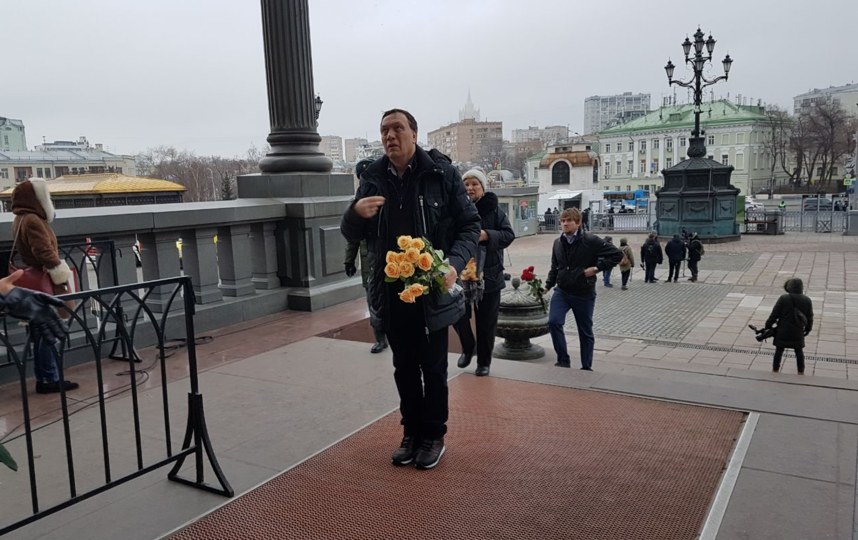 В Москве в храме Христа Спасителя проходит прощание с Юрием Лужковым. Фото Василий Кузьмичёнок