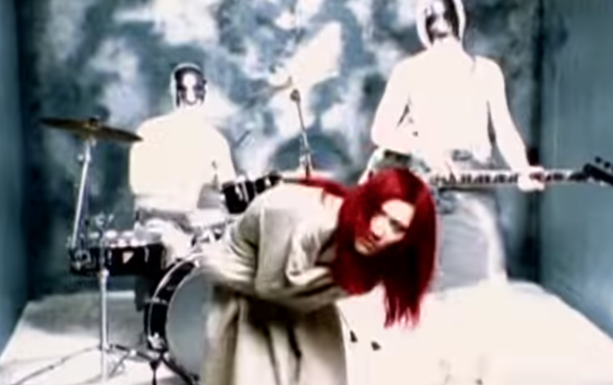 Кадр из клипа на песню "Взгляд изнутри". Фото Скриншот Youtube