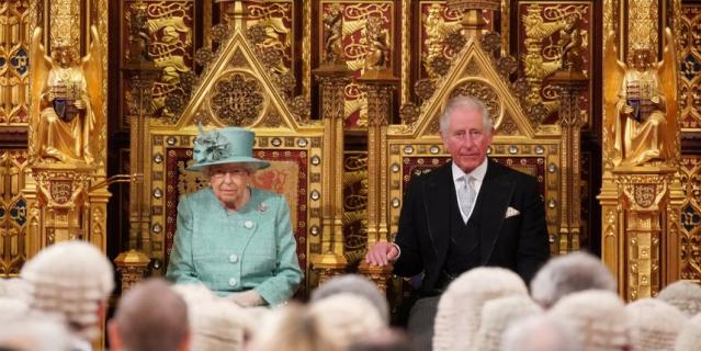 Елизавета II обратилась к парламентариям. Елизавета II обратилась к парламентариям.