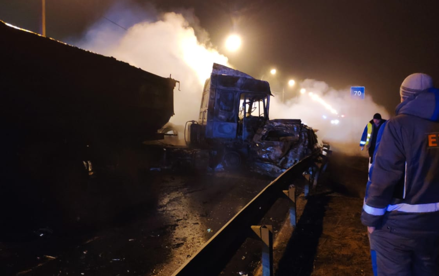 Водителя грузовика, смявшего на трассе "Скандинавия" шесть машин, задержали. Фото https://vk.com/spb_today