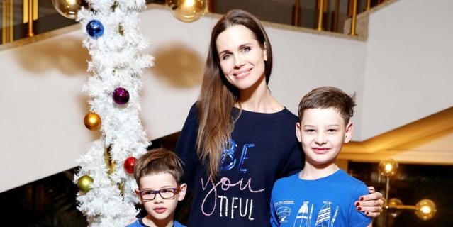 Наталья Лесниковская, актриса, мама Марка (6 лет) и Егора (8 лет). Наталья Лесниковская, актриса, мама Марка (6 лет) и Егора (8 лет).