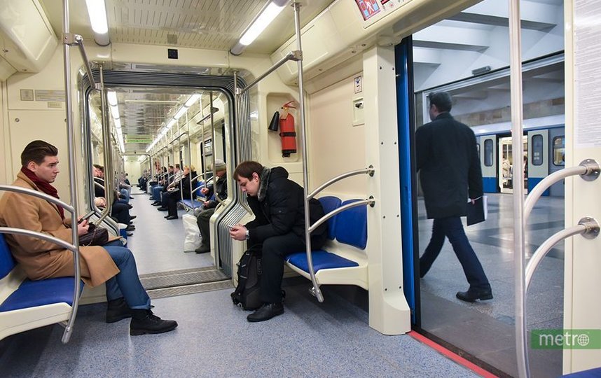 Движение на фиолетовой ветке метро в Москве ввели в график после сбоя. Фото Василий Кузьмичёнок