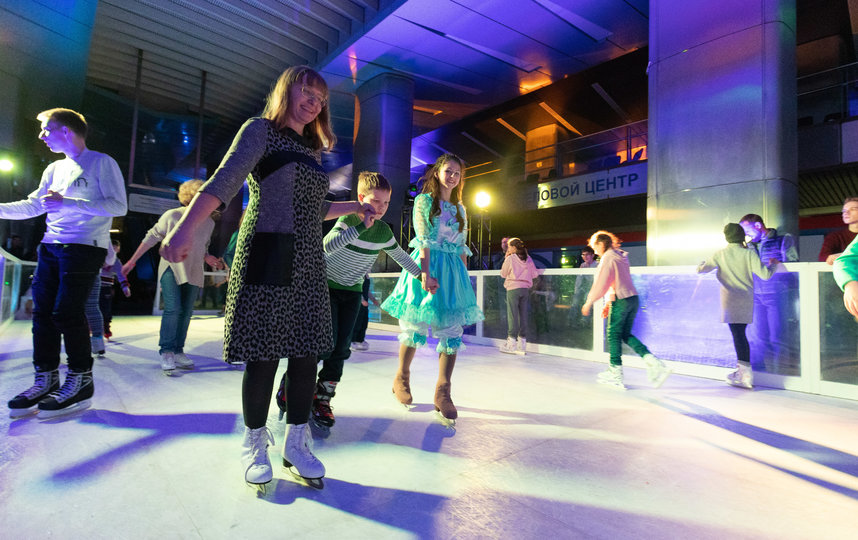 Зрители также смогли покататься на коньках и принять участие в мастер-классах. Фото предоставлено пресс-службой метрополитена