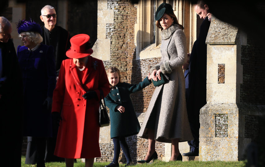В 2019-м году Гарри и Меган пропустили Рождественскую службу с королевой. Фото Getty