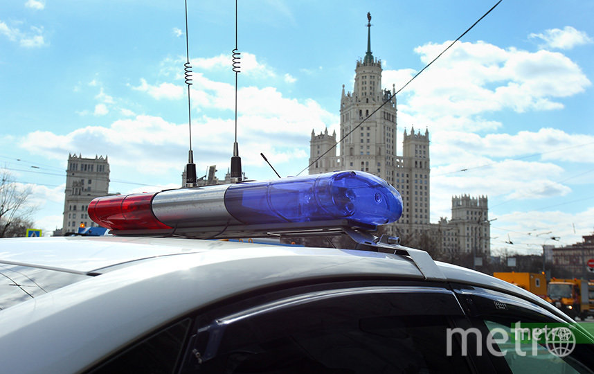 Тело мужчины нашли в люке в центре Москвы