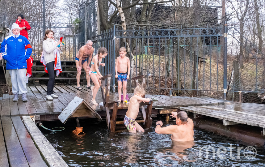 Накануне праздника Крещения в Петербурге оборудовали более 20 купелей. Фото Алена Бобрович, "Metro"
