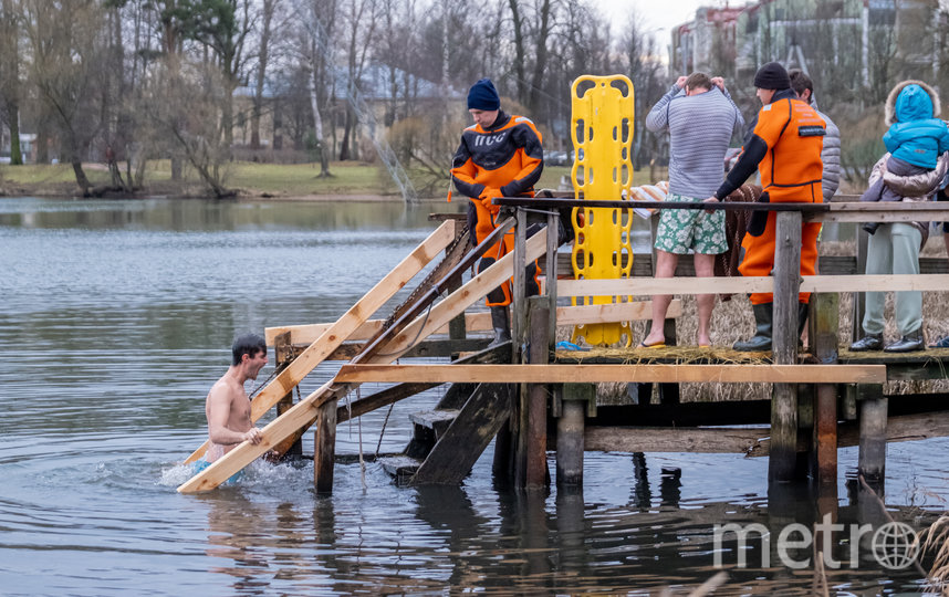 Накануне праздника Крещения в Петербурге оборудовали более 20 купелей. Фото Алена Бобрович, "Metro"