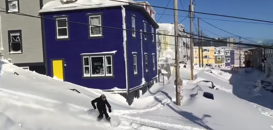 Восток Канады завалило снегом. Фото Скриншот Youtube