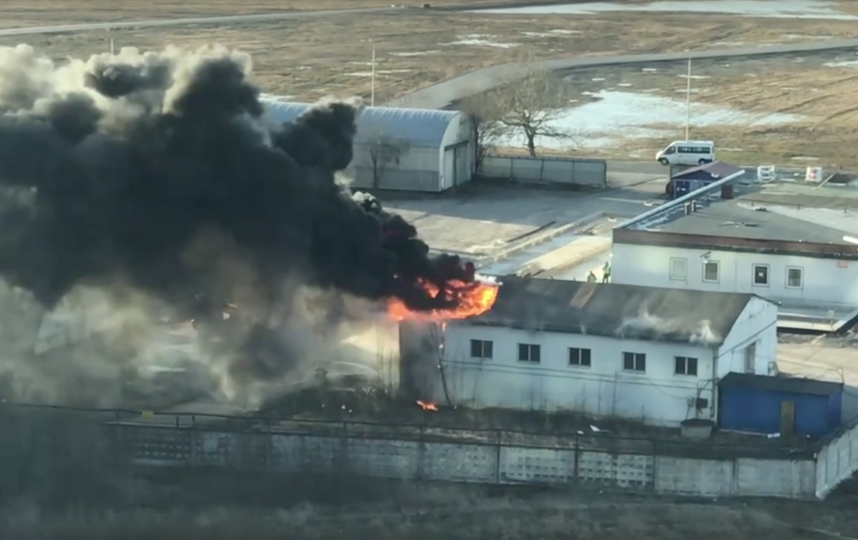 Появилось видео серьёзного пожара в Авиагородке в Петербурге