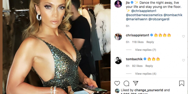 Дженнифер Лопес показала своим подписчикам в Instagram наряд для афтепати "Оскара". Дженнифер Лопес показала своим подписчикам в Instagram наряд для афтепати "Оскара".