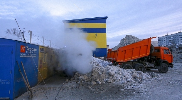Снегоплавильную станцию на ул. Федосеева открыли в 2013 году. А в 2018 по решению суда работа станции была остановлена. 