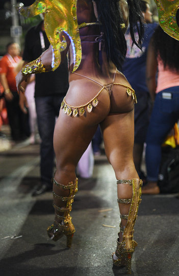 В Рио-де-Жанейро проходит карнавал. Фото AFP