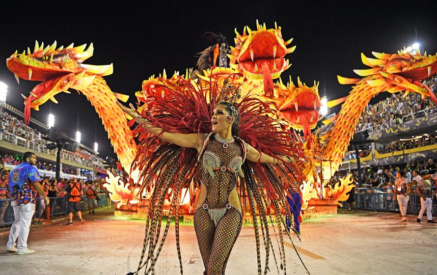 Неотъемлемой частью ежегодного шествия являются потрясающие декорации. Фото AFP