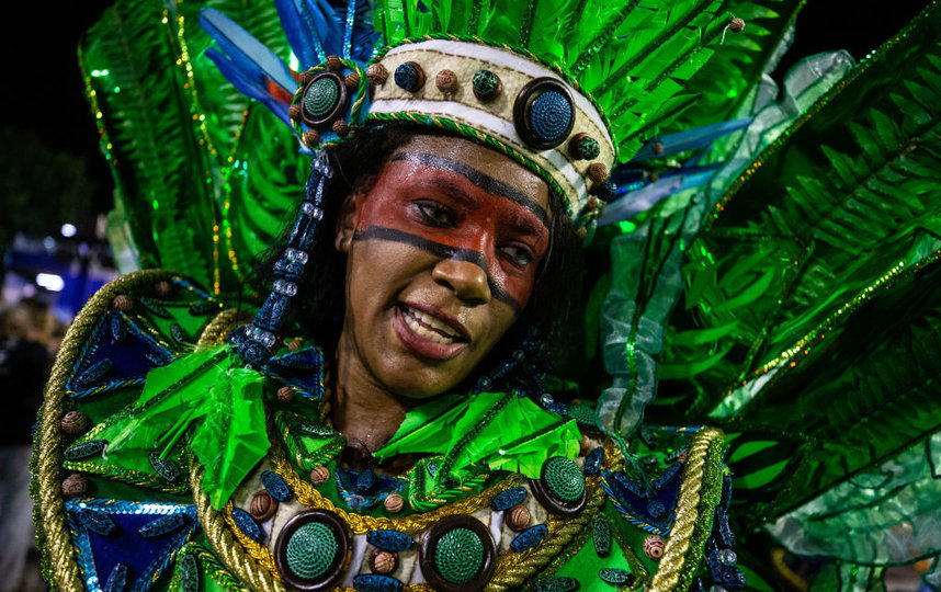 Обнаженные бразильские танцовщицы карнавала (60 фото)