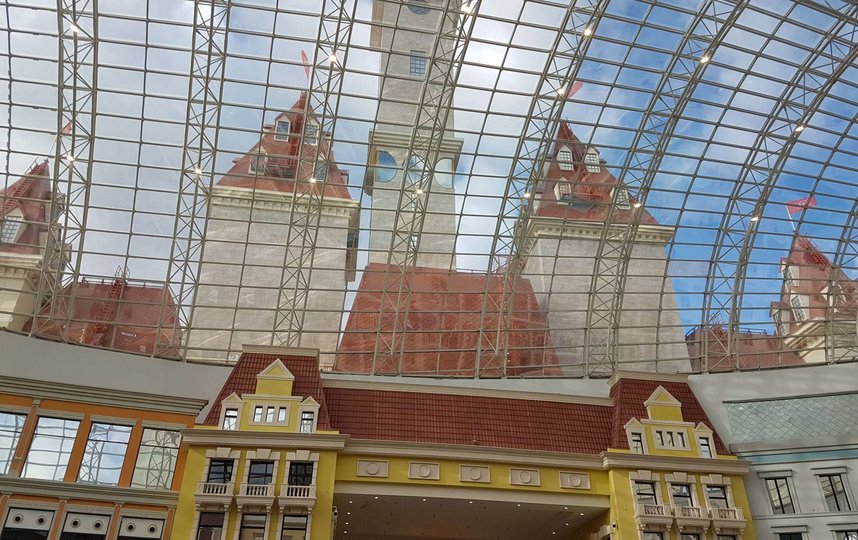 В Москве открылся первый в России тематический парк развлечений. Фото Василий Кузьмичёнок