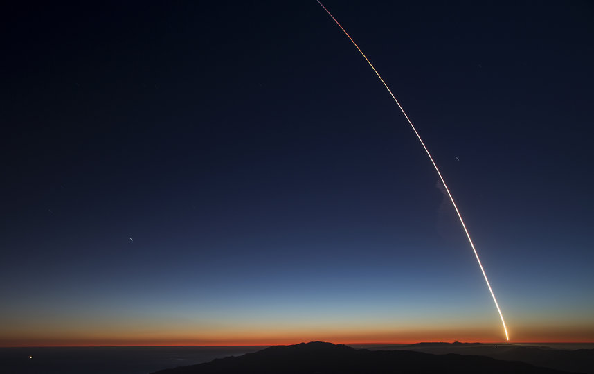 Ракета SpaceX Falcon 9 стартует с военно-воздушной базы Ванденберг со спутниками SAOCOM 1A и ITASAT 1. Фото Getty