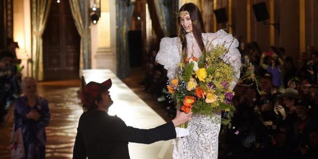 Белла Хадид. Показ Vivienne Westwood. Белла Хадид. Показ Vivienne Westwood.