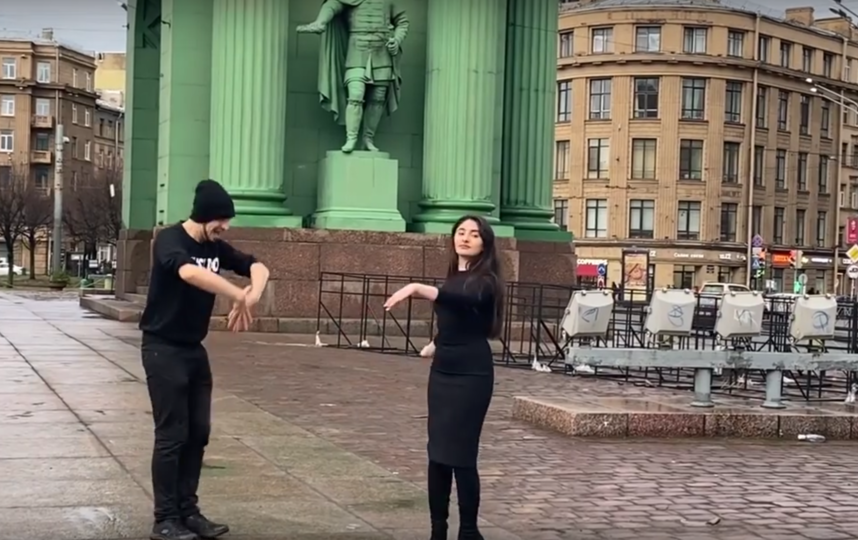 Питер блогер. Стильные блоггеры Петербурга. Высокий блоггер СПБ.