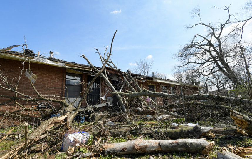 Последствия жуткого торнадо в Теннесси. Фото Getty